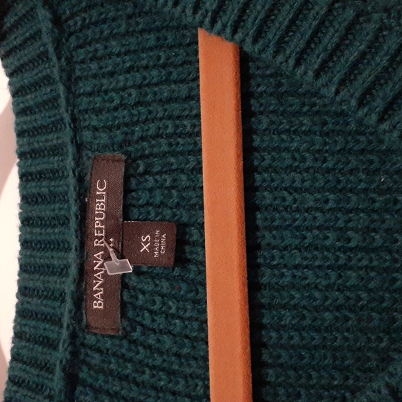 Banana Republic Sweater - Picture 3 of 5